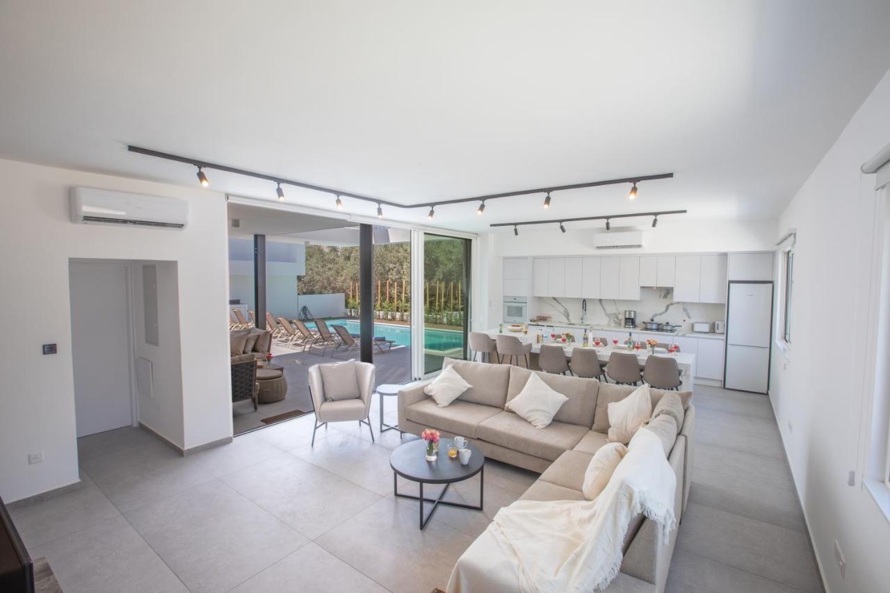 Kube Luxury Villas Ayia Napa Bagian luar foto