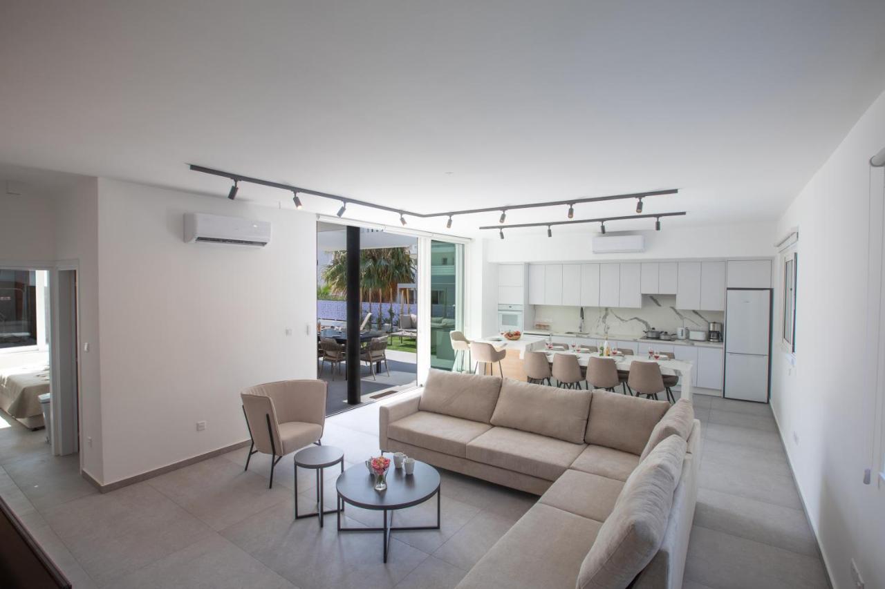 Kube Luxury Villas Ayia Napa Bagian luar foto