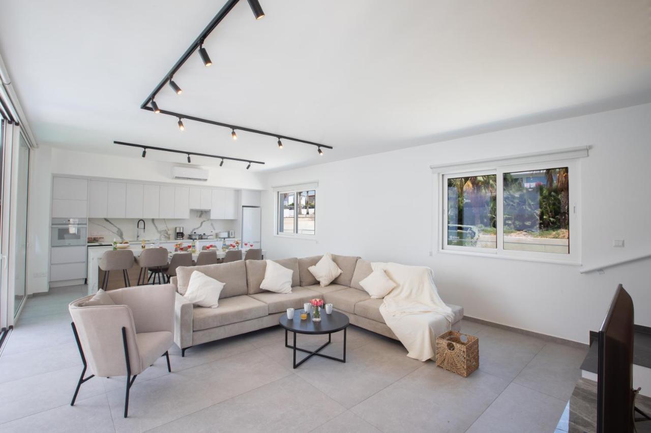 Kube Luxury Villas Ayia Napa Bagian luar foto